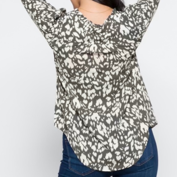 Fun2Fun Summer 3/4 Sleeve Top, Dark Gray/animal print, EUC, M - Picture 13 of 14